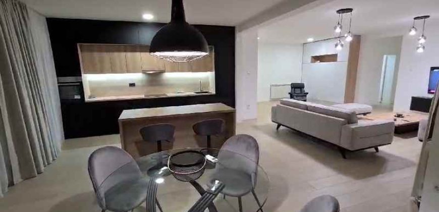 Dedinje – Velisava Vulovića 180kvm+ 2a