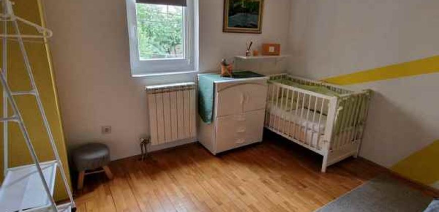 Odlična kuća – 220kvm+2ara