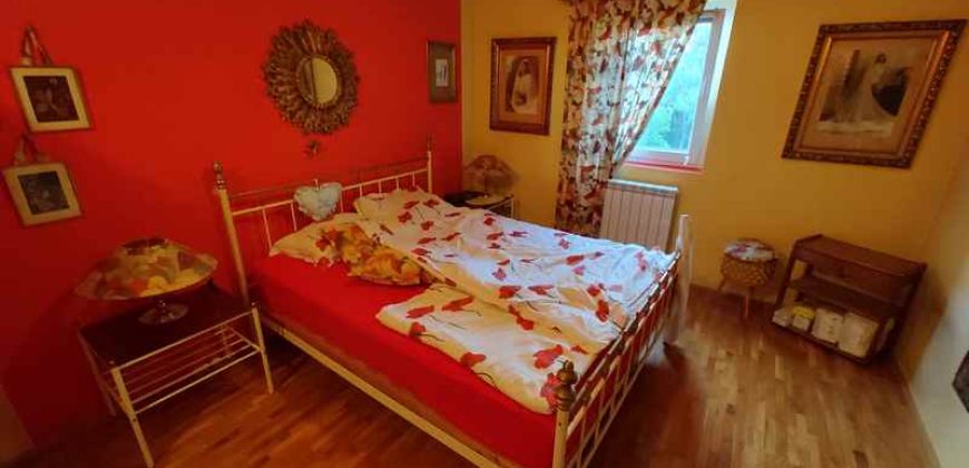 Odlična kuća – 220kvm+2ara