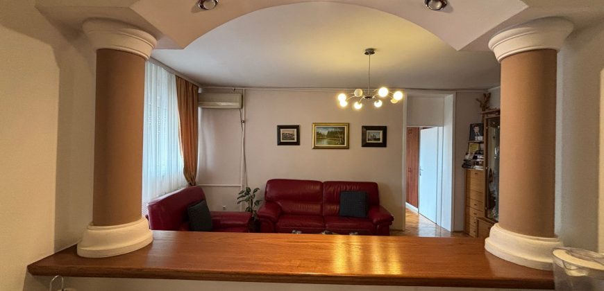 Vračar – Anastasa Jovanovića 96kvm + 4T