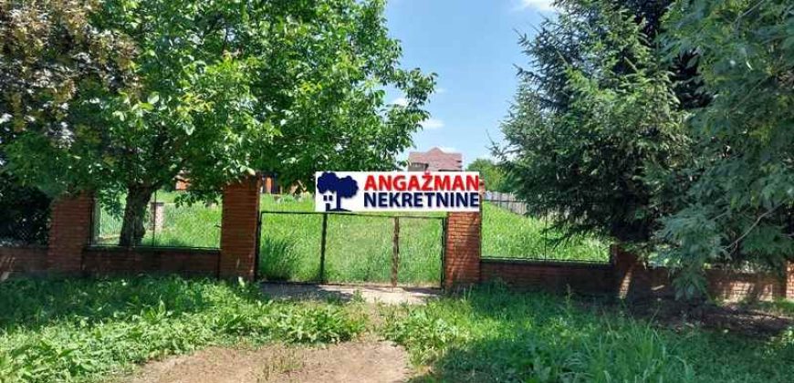 Batajnica – Batajnički vinogradi 921kvm + 32ara