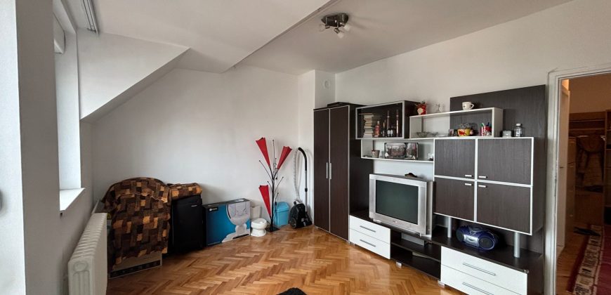 Vračar – Anastasa Jovanovića 96kvm + 4T