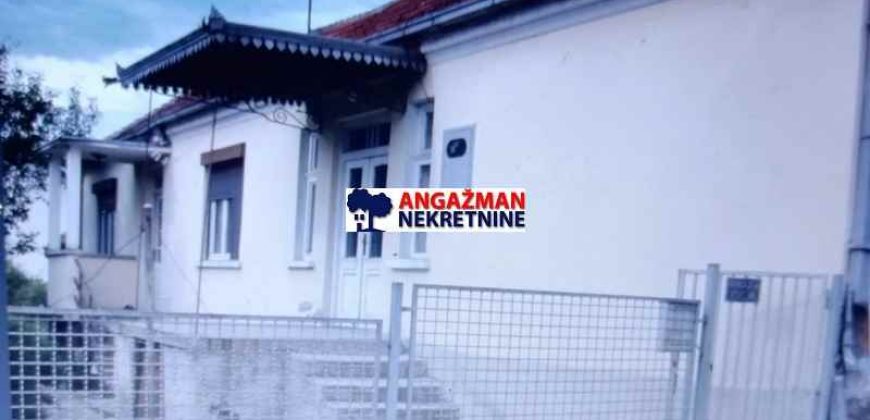 Kragujevac – Gradimira Mladenovića 95kvm+5a