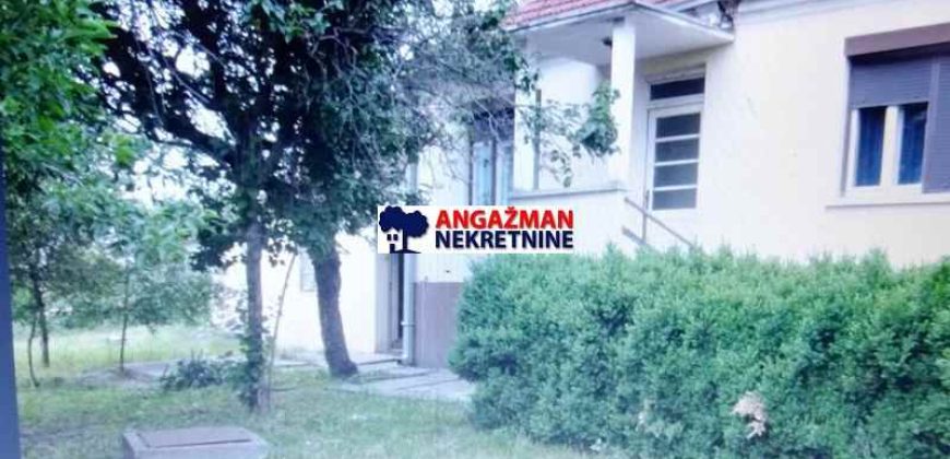 Kragujevac – Gradimira Mladenovića 95kvm+5a