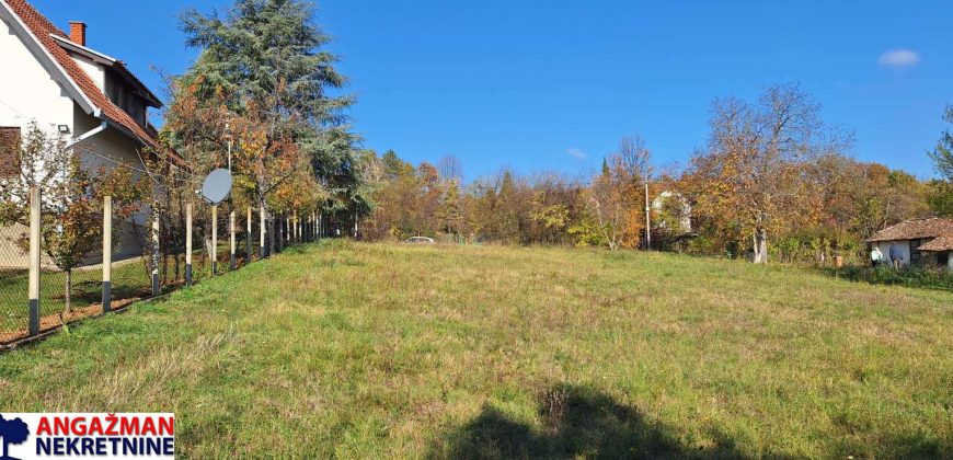 Koraćica, Petkaći, plac pored puta – 14,24ari