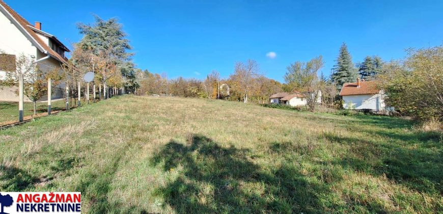 Koraćica, Petkaći, plac pored puta – 14,24ari