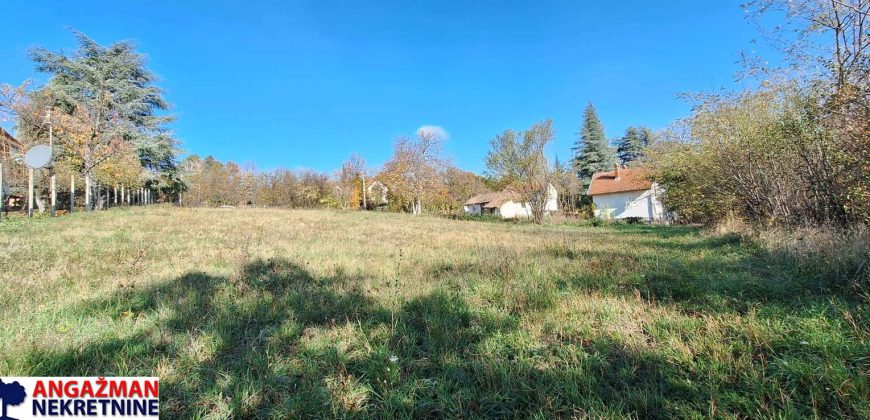 Koraćica, Petkaći, plac pored puta – 14,24ari