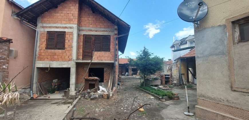 Zaječar 97kvm + 170kvm + 5,81ar