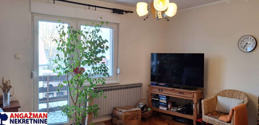 Kuća 250kvm + kuća 150kvm + 50kvm, sve na 10 ari