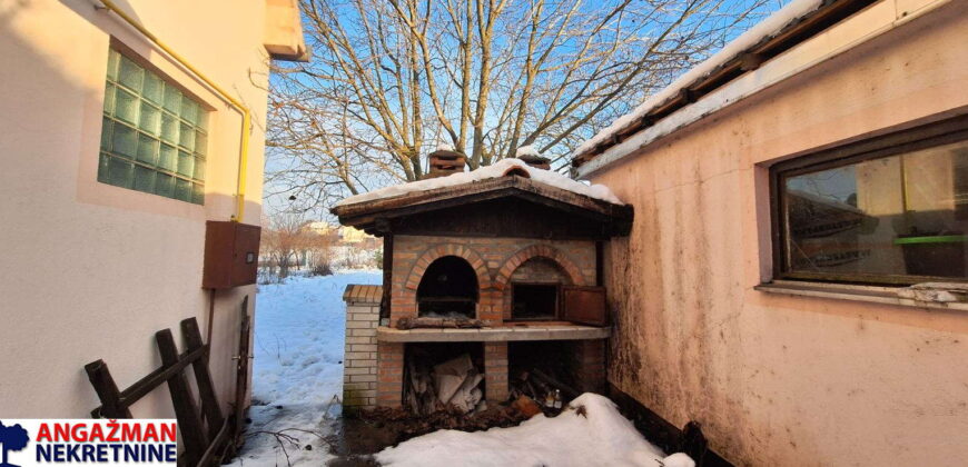 Kuća 250kvm + kuća 150kvm + 50kvm, sve na 10 ari