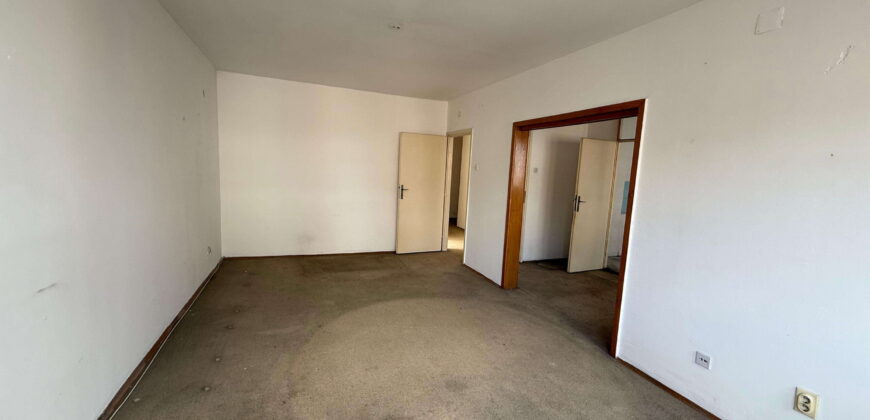 Blok 70, J. Gagarina, bliže Oml. brigada, 72kvm