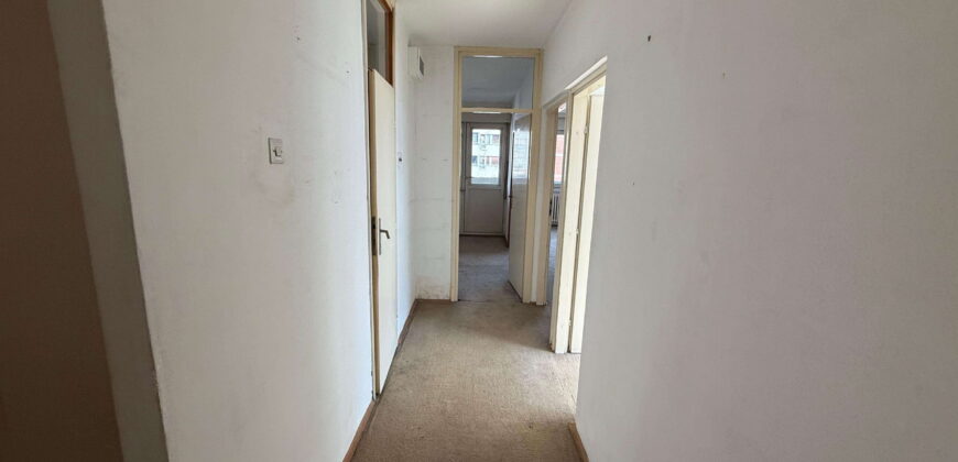 Blok 70, J. Gagarina, bliže Oml. brigada, 72kvm