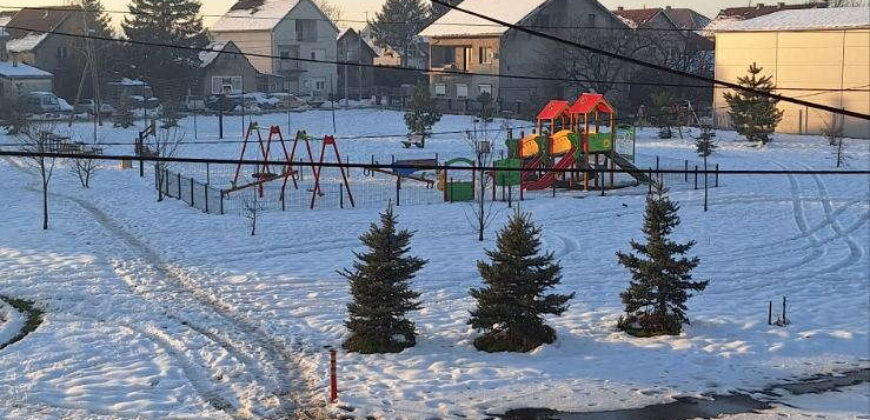 Kuća 250kvm + kuća 150kvm + 50kvm, sve na 10 ari