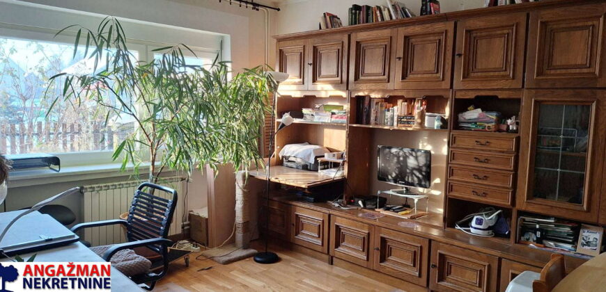 Kuća 250kvm + kuća 150kvm + 50kvm, sve na 10 ari