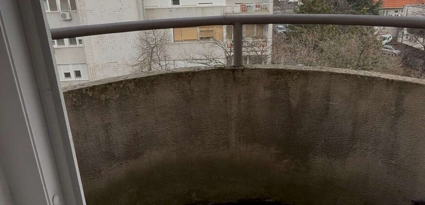 Duplex 114kvm, Konjarnik