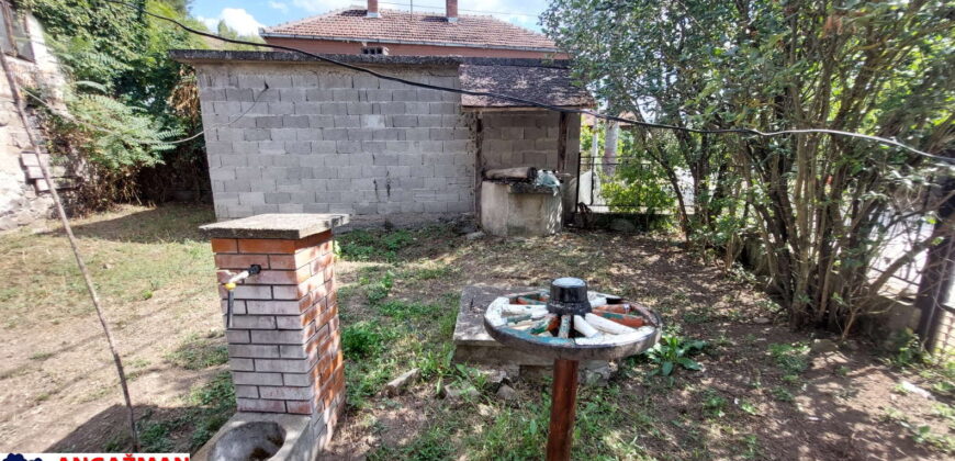 Boljevac – dve kuće 111kvm + 6,33ara