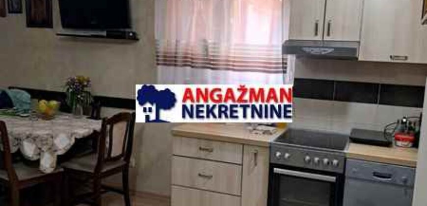 Humski put sa 2 parking mesta