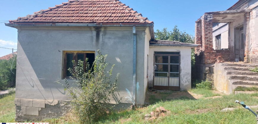 Bor, Šarbanovac – tri kuće 35kvm + 72kvm +45kvm + 57,57ari