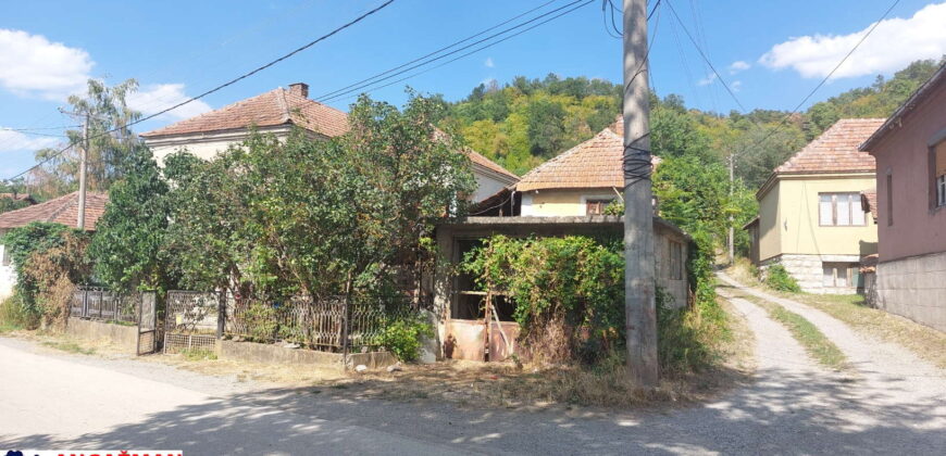 Boljevac – dve kuće 111kvm + 6,33ara