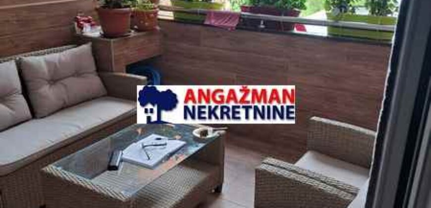 Humski put sa 2 parking mesta