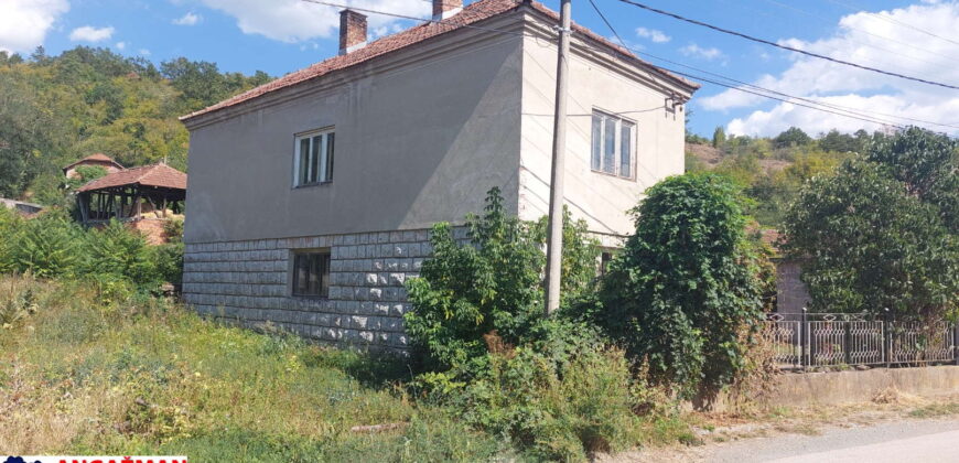 Boljevac – dve kuće 111kvm + 6,33ara