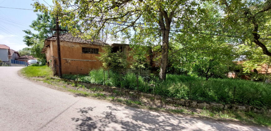 Sokobanja, Šarbanovac 55kvm + 41kvm + 10,39ari