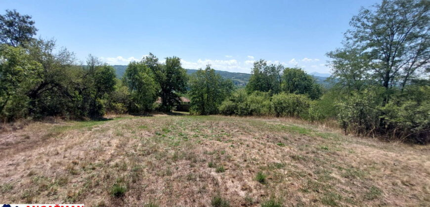 Bor, Šarbanovac – tri kuće 35kvm + 72kvm +45kvm + 57,57ari