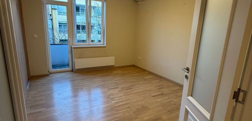 Dorćol, salonac – Strahinjića Bana 60kvm (56+4)