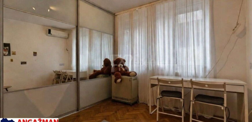 Vračar, na odličnoj lokaciji – 69kvm (64+5)