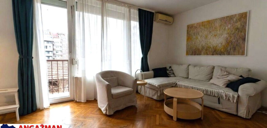 Vračar, na odličnoj lokaciji – 69kvm (64+5)