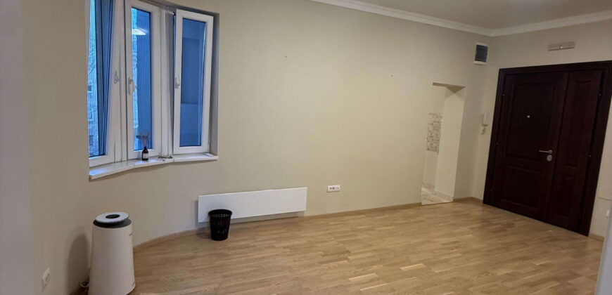 Dorćol, salonac – Strahinjića Bana 60kvm (56+4)