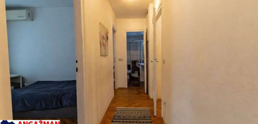 Vračar, na odličnoj lokaciji – 69kvm (64+5)