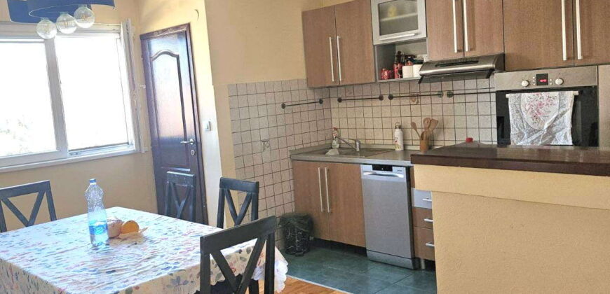 Kompletno renoviran četvorosoban stan u Zemunu