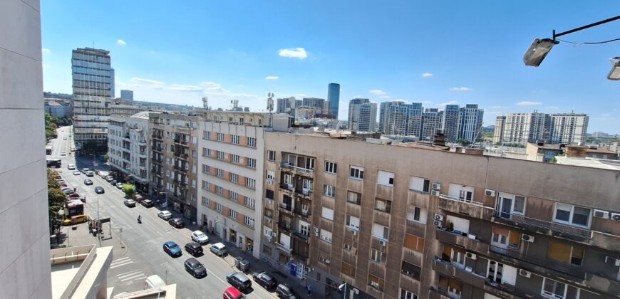 Balkanska,lux 3.0,obezbeđen parking